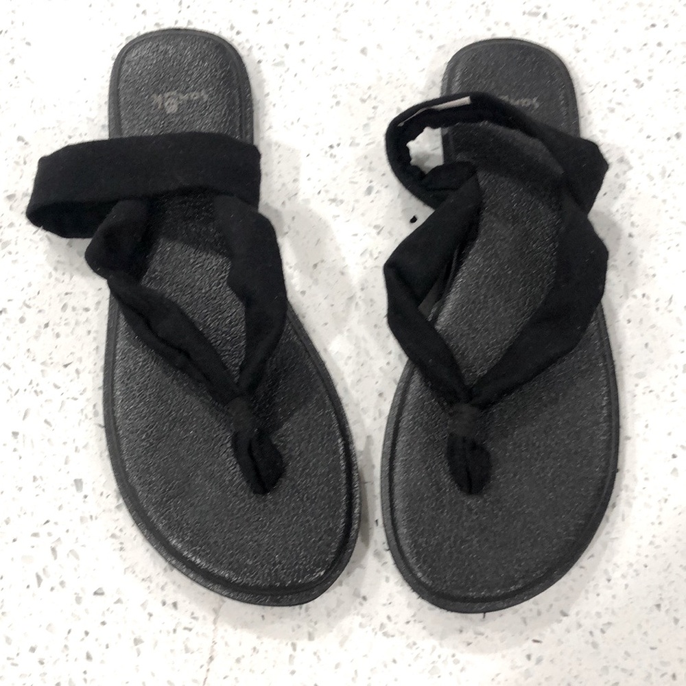 Sanuk yoga triangle thong flip flops “7”